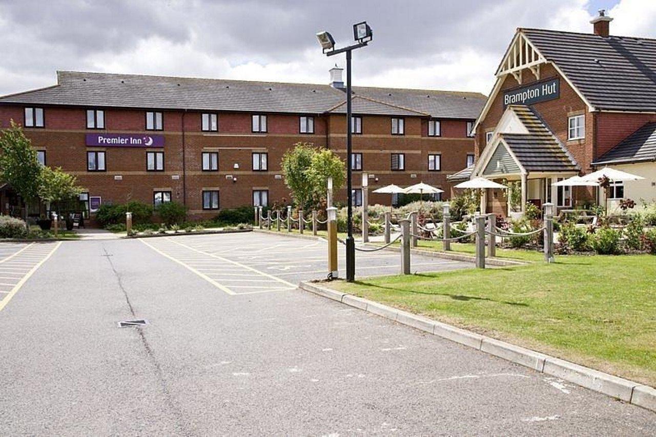 Premier Inn Huntingdon Exterior photo