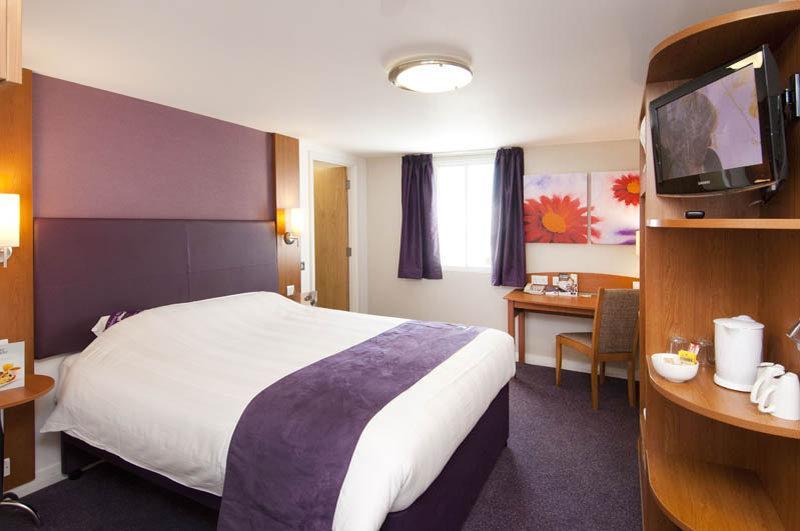 Premier Inn Huntingdon Exterior photo