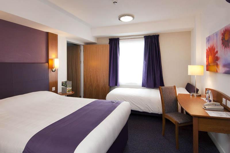 Premier Inn Huntingdon Exterior photo